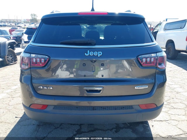Jeep Compass Latitude 4x4 2020 3C4NJDBB9LT132609 Image 16