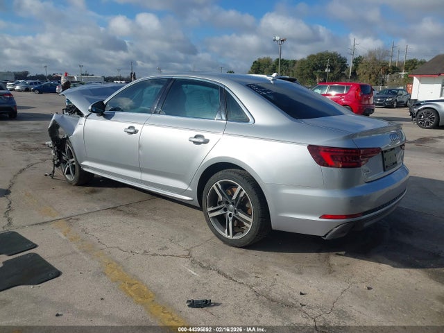 2018 AUDI A4 WAUENAF43JA164925 Photo 2