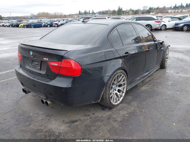 2011 BMW M3 WBSPM9C58BE203389 Photo 3