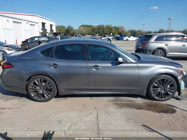 44395940 :رقم المزاد ، JN1BY1AP9JM180790 vin ، 2018 Infiniti Q70 3.7 Luxe مزاد بيع