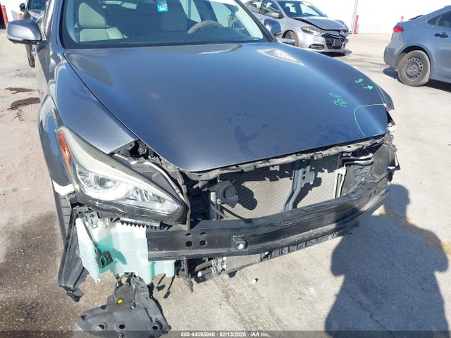 44395940 :رقم المزاد ، JN1BY1AP9JM180790 vin ، 2018 Infiniti Q70 3.7 Luxe مزاد بيع