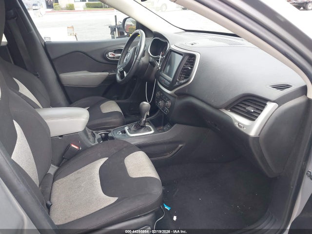 1C4PJLCS2EW168477 Jeep Cherokee Latitude