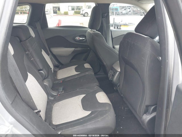 1C4PJLCS2EW168477 Jeep Cherokee Latitude