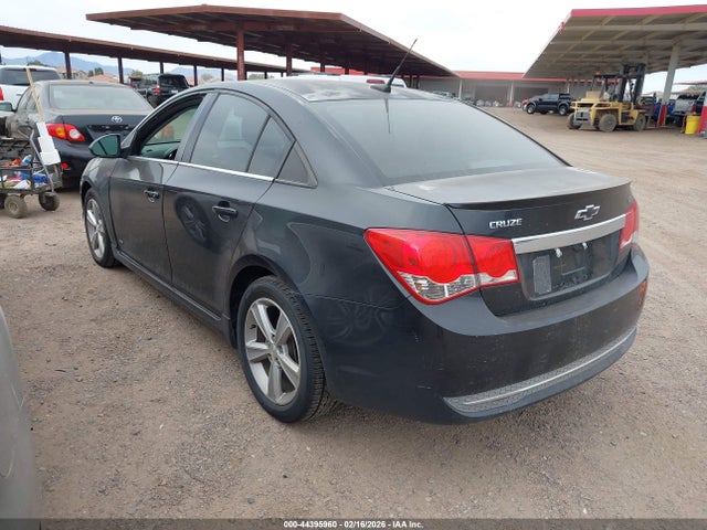 2014 CHEVROLET CRUZE 1G1PE5SB8E7258592 Photo 2