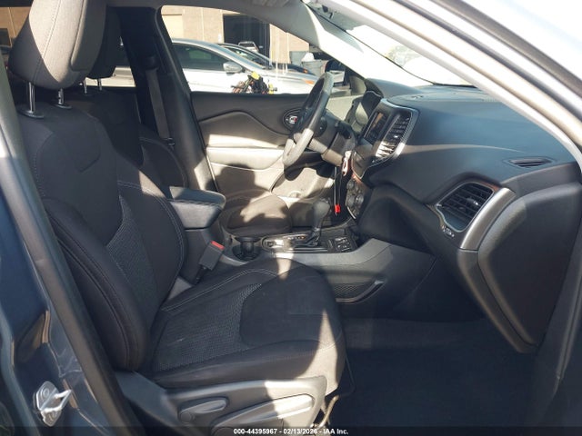 1C4PJLCBXKD475001 Jeep Cherokee Latitude Fwd