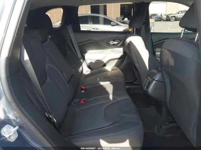 1C4PJLCBXKD475001 Jeep Cherokee Latitude Fwd