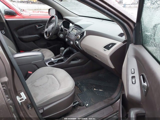 KM8JTCAF3FU002600 Hyundai TUCSON GLS