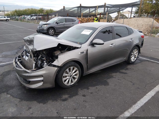 2018 KIA OPTIMA 5XXGT4L34JG261568 Photo 1