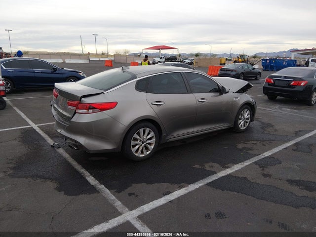 2018 KIA OPTIMA 5XXGT4L34JG261568 Photo 3