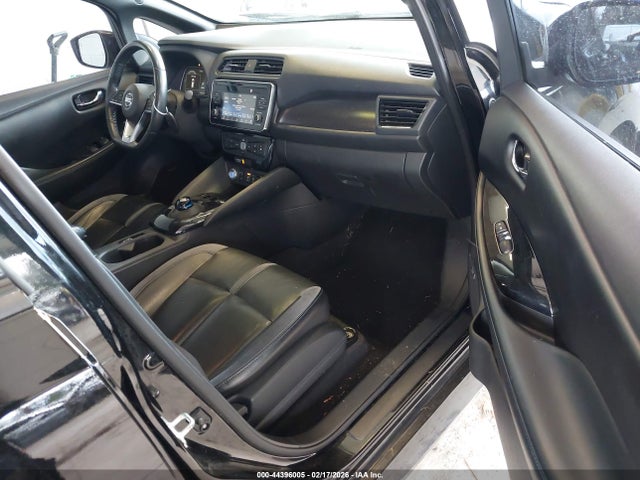 1N4AZ1CP1JC311922 Nissan Leaf Sl