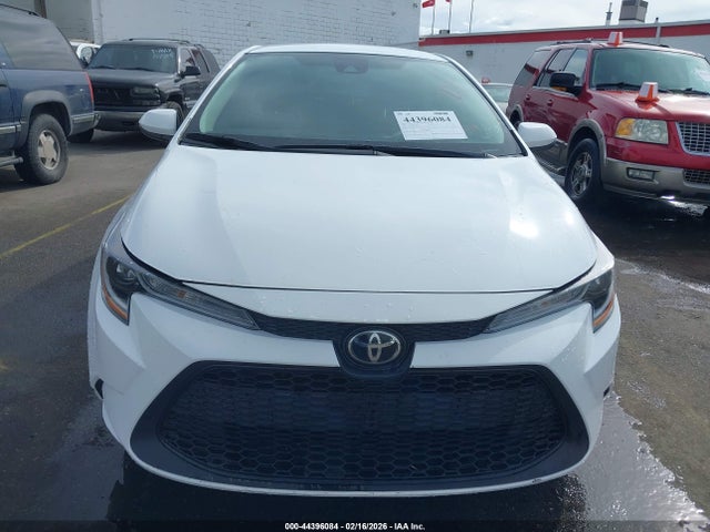 5YFVPMAE3NP300311 Toyota COROLLA LE