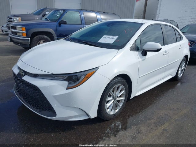 5YFVPMAE3NP300311 Toyota COROLLA LE