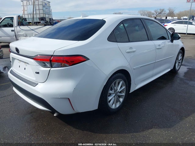 5YFVPMAE3NP300311 Toyota COROLLA LE