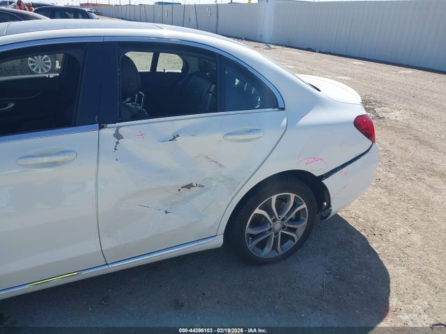 Aukcja sprzedaży 2016 Mercedes-benz C 300 4matic, vin: 55SWF4KB9GU146647, numer aukcji: 44396103