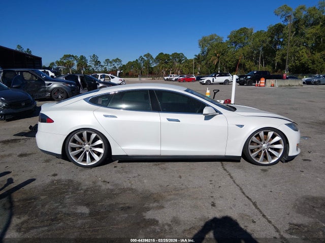 Aukcja sprzedaży 2013 Tesla Model S, vin: 5YJSA1CN7DFP20339, numer aukcji: 44396215