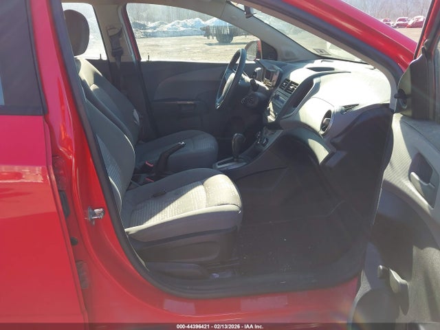2015 CHEVROLET SONIC 1G1JA5SGXF4104367 Photo 4