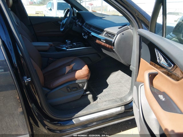 Audi Q7 3.0t Premium 2018 WA1VABF76JD016551 Image 5