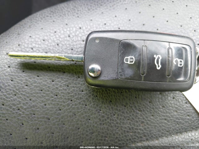 44396560 :رقم المزاد ، 1VWDT7A32HC056376 vin ، 2017 Volkswagen Passat 1.8t R-line مزاد بيع