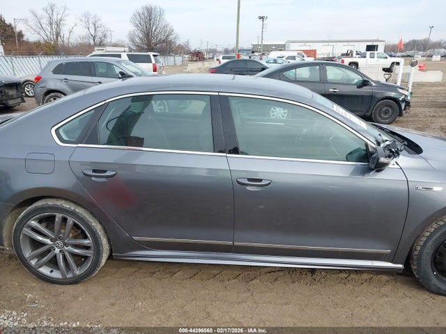 44396560 :رقم المزاد ، 1VWDT7A32HC056376 vin ، 2017 Volkswagen Passat 1.8t R-line مزاد بيع
