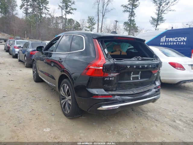 2022 VOLVO XC60 YV4L12RLXN1904567 Photo 2