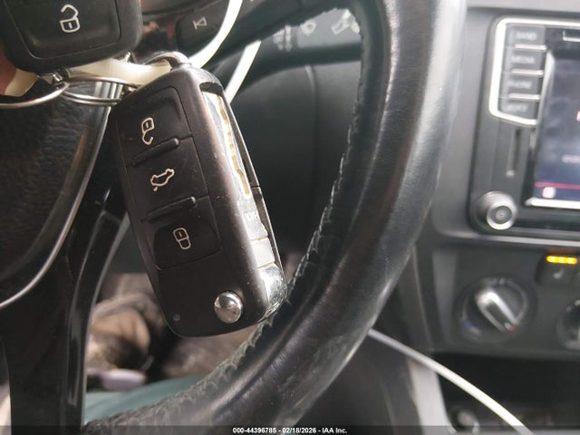44396785 :رقم المزاد ، 3VWDB7AJ4HM259236 vin ، 2017 Volkswagen Jetta 1.4t Se مزاد بيع