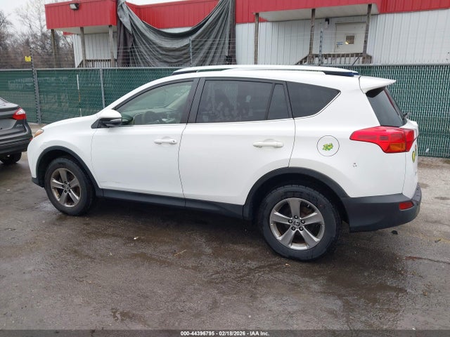 2015 Toyota Rav4 Xle მანქანა იყიდება აუქციონზე, vin: JTMRFREV8FD158473, აუქციონის ნომერი: 44396795