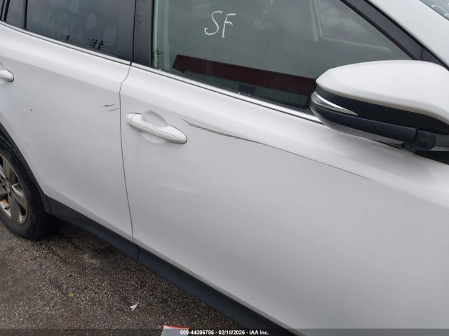 2015 Toyota Rav4 Xle მანქანა იყიდება აუქციონზე, vin: JTMRFREV8FD158473, აუქციონის ნომერი: 44396795
