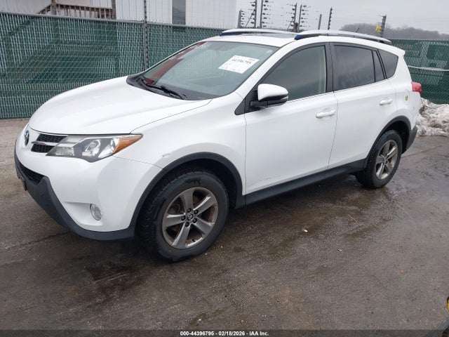 2015 Toyota Rav4 Xle მანქანა იყიდება აუქციონზე, vin: JTMRFREV8FD158473, აუქციონის ნომერი: 44396795