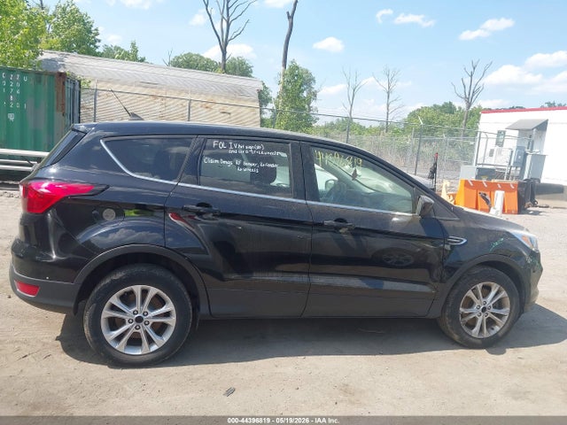 2019 Ford Escape Se მანქანა იყიდება აუქციონზე, vin: 1FMCU9GD2KUA37556, აუქციონის ნომერი: 44396819