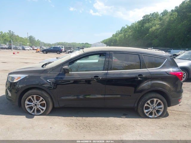 2019 Ford Escape Se მანქანა იყიდება აუქციონზე, vin: 1FMCU9GD2KUA37556, აუქციონის ნომერი: 44396819