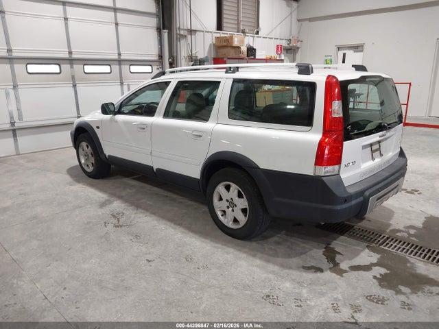 2005 VOLVO XC70 YV1SZ592351174673 Photo 2