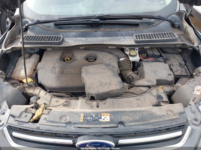 44396856 :رقم المزاد ، 1FMCU0J91GUC57715 vin ، 2016 Ford Escape Titanium مزاد بيع