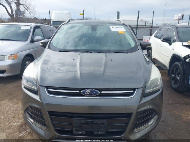 44396856 :رقم المزاد ، 1FMCU0J91GUC57715 vin ، 2016 Ford Escape Titanium مزاد بيع
