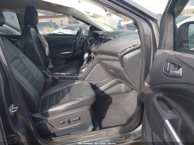 44396856 :رقم المزاد ، 1FMCU0J91GUC57715 vin ، 2016 Ford Escape Titanium مزاد بيع