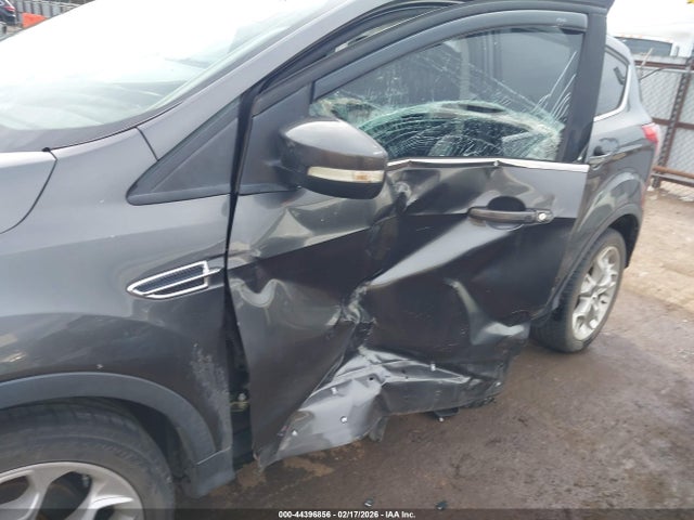 44396856 :رقم المزاد ، 1FMCU0J91GUC57715 vin ، 2016 Ford Escape Titanium مزاد بيع