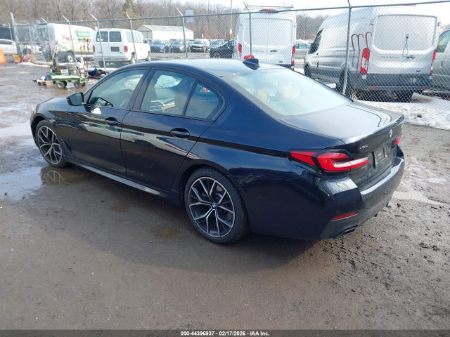 2022 BMW 530 WBA13BJ04NWX38911 Photo 2