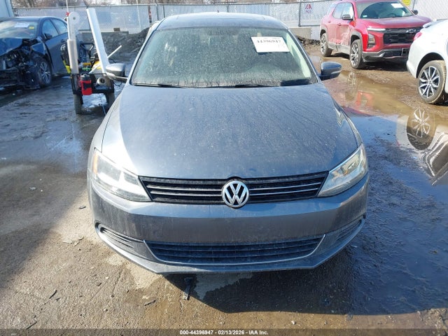 2014 Volkswagen Jetta 1.8t Se მანქანა იყიდება აუქციონზე, vin: 3VWD07AJ2EM387833, აუქციონის ნომერი: 44396947