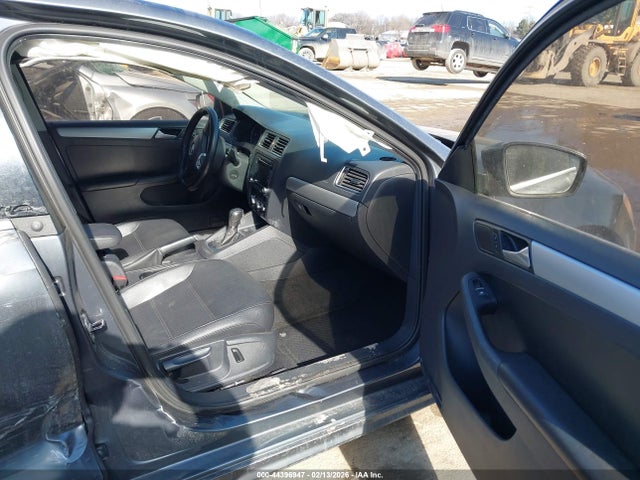 2014 Volkswagen Jetta 1.8t Se მანქანა იყიდება აუქციონზე, vin: 3VWD07AJ2EM387833, აუქციონის ნომერი: 44396947