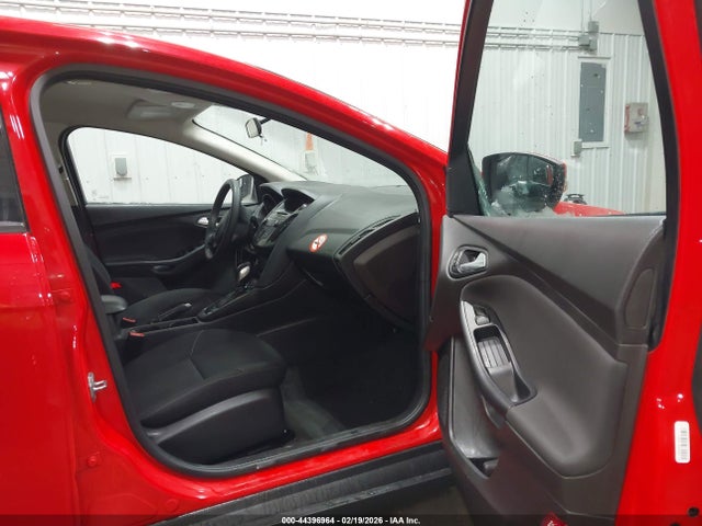 1FADP3F28HL296439 Ford FOCUS SE