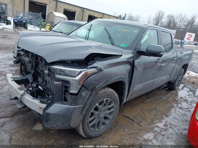 Toyota Tundra Platinum 2025 5TFNA5EC6SX039558 Image 2
