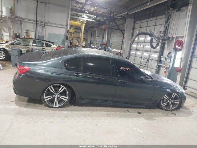 BMW 750i Xdrive 2016 WBA7F2C57GG416061 Image 13
