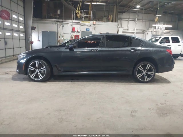 BMW 750i Xdrive 2016 WBA7F2C57GG416061 Image 14