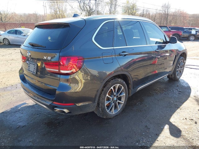 2018 BMW X5 5UXKR0C58J0X98379 Photo 3