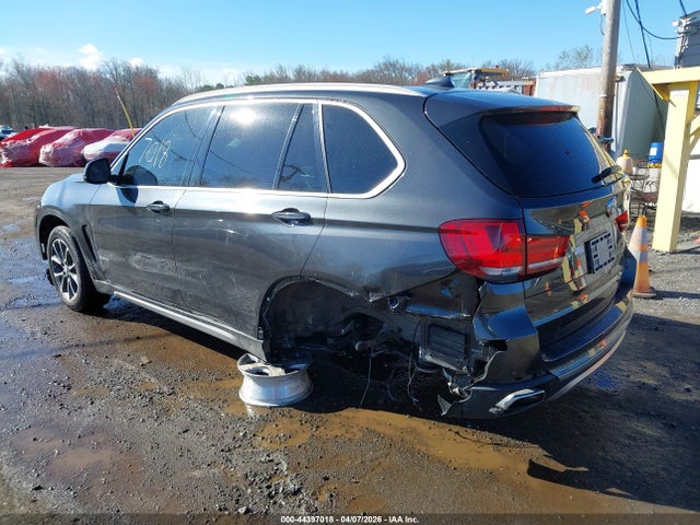 2018 BMW X5 5UXKR0C58J0X98379 Photo 5
