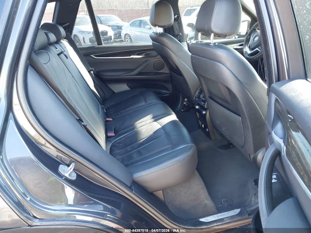 2018 BMW X5 5UXKR0C58J0X98379 Photo 7