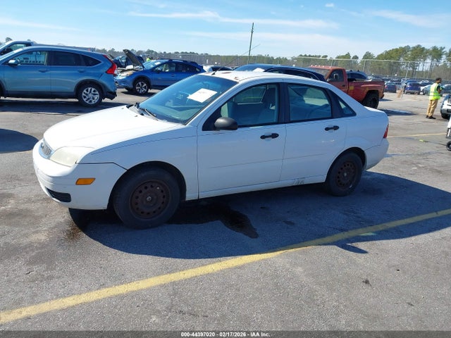 2005 FORD FOCUS 1FAFP34N65W197182 Photo 1