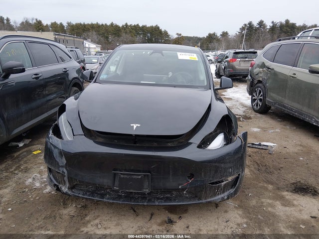 Продаж на аукціоні авто 2024 Tesla Model Y Long Range Dual Motor All-wheel Drive, vin: 7SAYGAEE3RF009589, номер лоту: 44397041