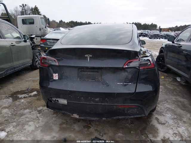Продаж на аукціоні авто 2024 Tesla Model Y Long Range Dual Motor All-wheel Drive, vin: 7SAYGAEE3RF009589, номер лоту: 44397041