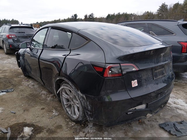 Продаж на аукціоні авто 2024 Tesla Model Y Long Range Dual Motor All-wheel Drive, vin: 7SAYGAEE3RF009589, номер лоту: 44397041