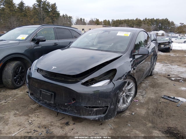 Продаж на аукціоні авто 2024 Tesla Model Y Long Range Dual Motor All-wheel Drive, vin: 7SAYGAEE3RF009589, номер лоту: 44397041